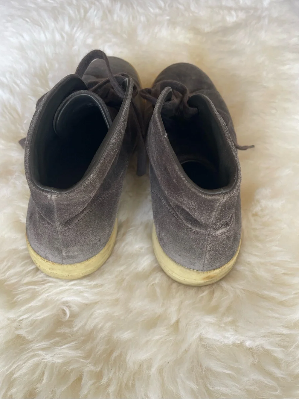 Vince Men's Gray Suede Chukka Boots
